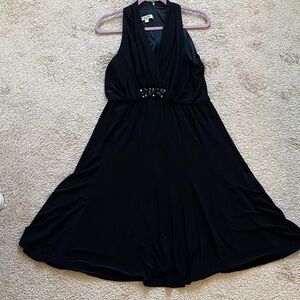 Evan Picone Black Sleeveless Midi Dress with Beaded Waist

PTP 17-19 inches